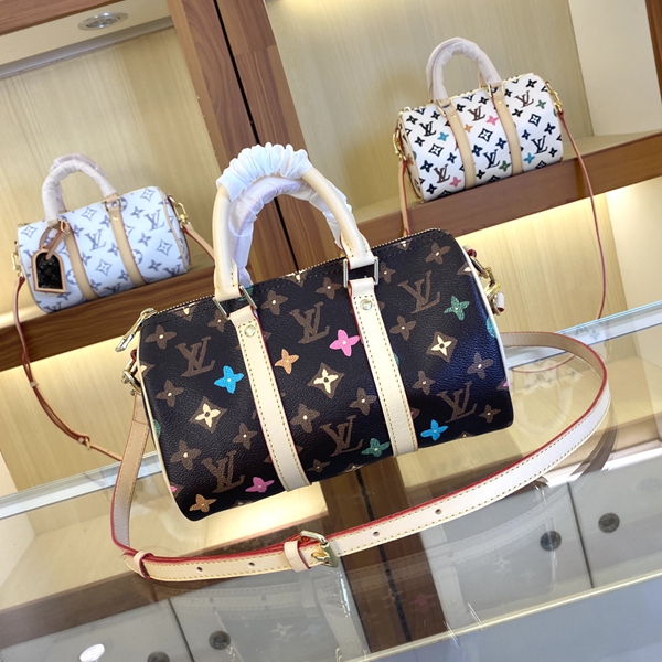 ルイヴィトンバッグ背面デザイン